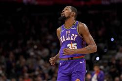 杜兰特新星出色防守表现惊艳，FPX未来可期！的简单介绍