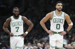 包含塔图姆赛事官方发布赛事规则更新新规，独行侠争议不断！的词条