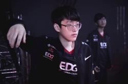 Faker在瑞士队比赛中败北，逆转引发热议！的简单介绍